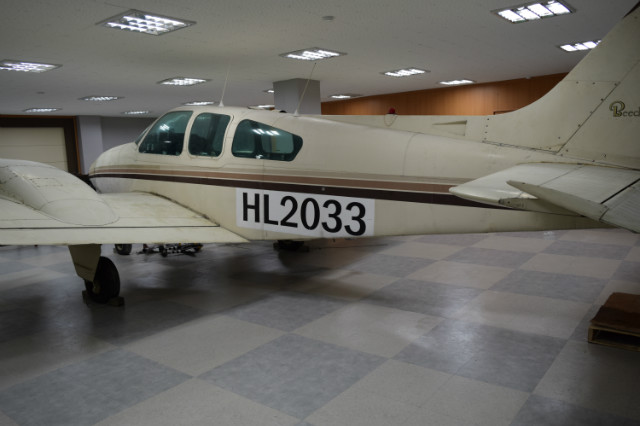 Beech Craft Baron 4.JPG